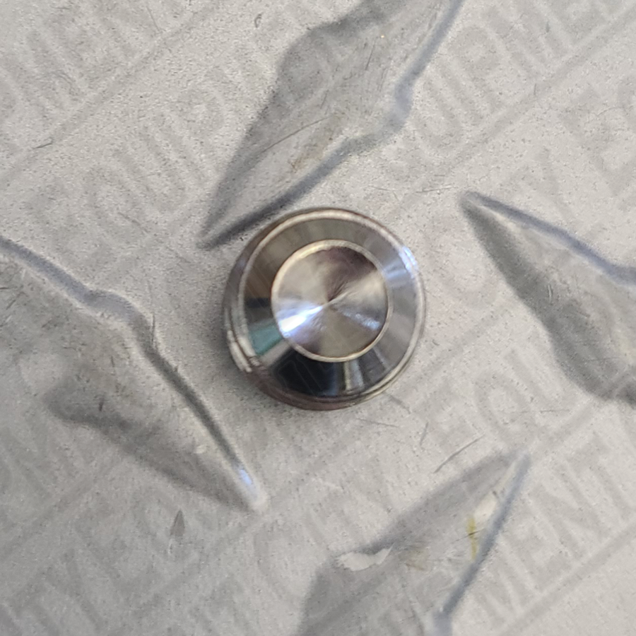 QSP 75-550 Stainless Steel Bottom Set Screw (1)